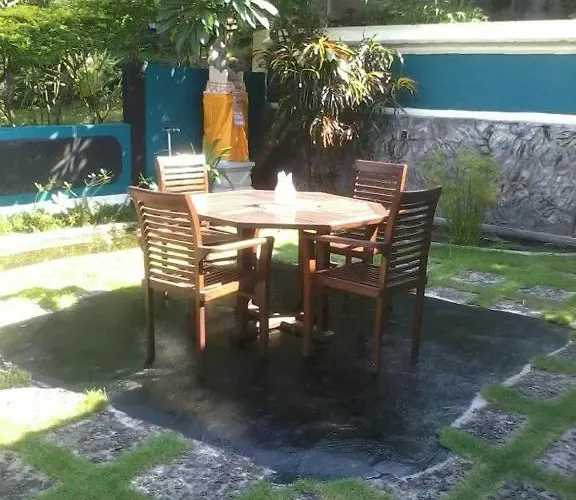 Bo's Bungalows And Restaurant 2*